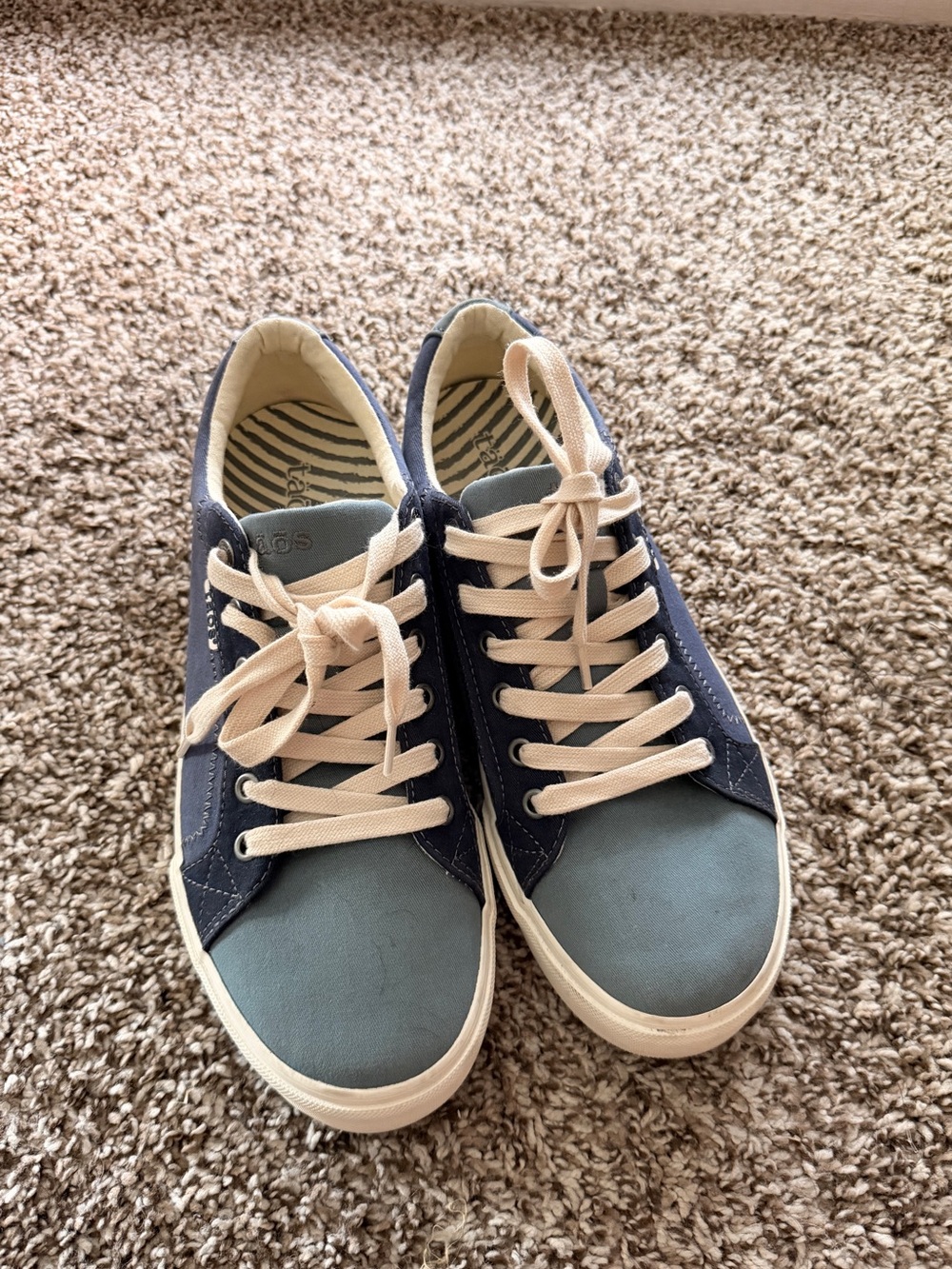 Taos sneakers